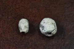 ローマンビーズ 銀化ビーズ2点