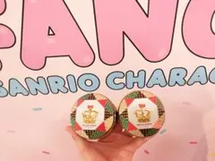 青山デカーボ　ハローキティのトランプ缶　新品未開封　２個セット　お菓子付き