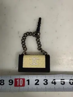 CHANEL ボーイシャネル バッグ型 イヤホンジャックのサムネイル