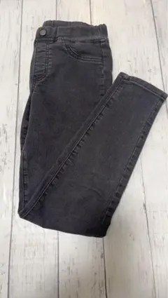 GU スミクロスキニーパンツ 140cm