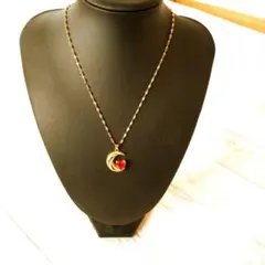 月とハートのペンダントネックレス