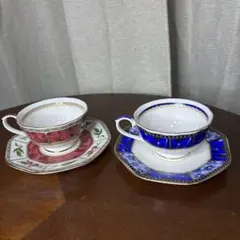 赤と青のカップ・ソーサーセット