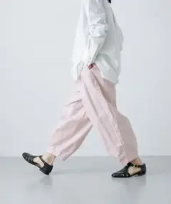 【新品・タグ付】かぐれ パンツ カラーコクーンパンツ ライトグレー 2025SS 新品・タグ付】かぐれ パンツ カラーコクーンパンツ ライトグレー