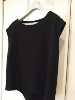 TOMORROWLAND　黒　カットソー