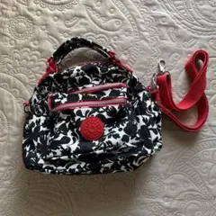 【美品】Kipling 黒白花柄 ショルダーバッグ