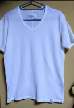 Azul by moussy ホワイト Vネック Tシャツ