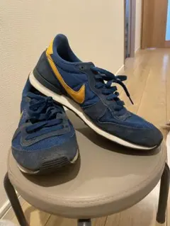 Nike ネイビー/イエロー スニーカー