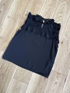 ZARA 胸元レースノースリーブ