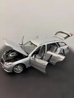 BMW特注 1/18 BMW X7 ドア/ボンネット開閉可能 - メルカリ