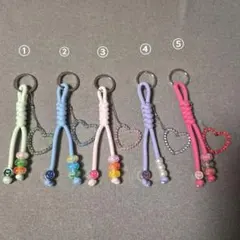 カラフルビーズ付きキーホルダー　パラコード　ハンドメイド