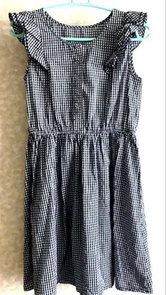 黒チェックノースリーブワンピ透明ボタン