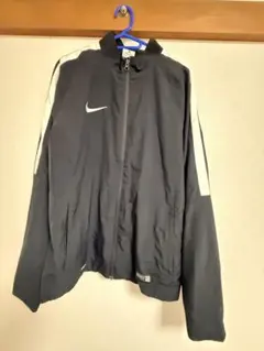 Nike ブラック ジャケット