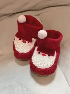 スリーコインズ　ベビーブーティ　サンタ