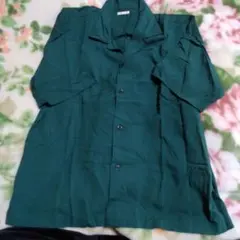 GU　グリーン半袖シャツ