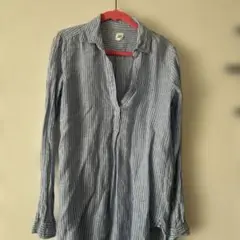 青と白のストライプ長袖シャツ