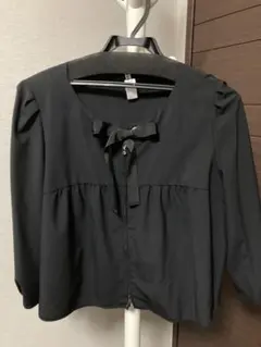 【美品】TO BE CHICリボン付きブラック長袖ボレロのサムネイル