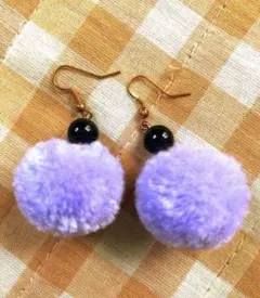 ぽんぽんピアス