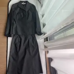 23区ブラックジャケットとスカートセットアップ