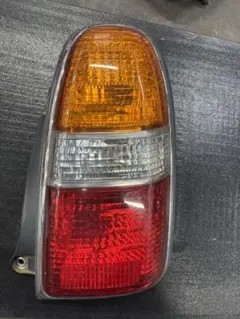 ルイ・美豚l700テールランプ メルカリ