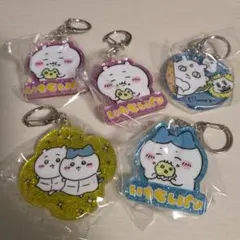 ちいかわ　ラメアクリルキーホルダー2　いもむしパン