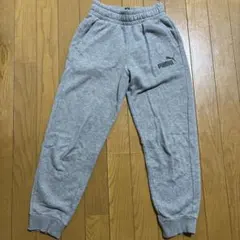 PUMA グレー スウェットパンツ