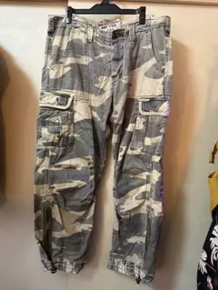 Abercrombie&Fitch 迷彩カーゴパンツ