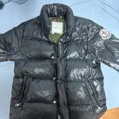 MONCLER ブラック ダウンジャケット　最終値下げ　早いもの勝ち MONCLER ブラック ダウンジャケット 最終値下げ 早いもの勝ち - メルカリ