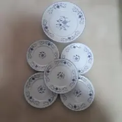 お値下げします。花柄波型皿6枚セット