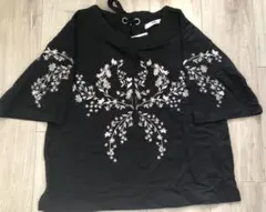 【タグ付き】背中リボン花柄フレア半袖Tシャツブラックのサムネイル