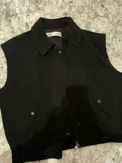 ZARA ブラック ジレ　ジップ　ボタンポケット　黒