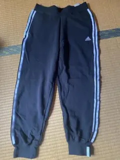 adidas ESSENTIALS PLUS パンツ 黒 ストライプのサムネイル