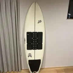 6'8\