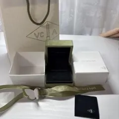 ヴァンクリーフ ジュエリーボックス ピアスケース 空箱
