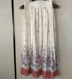 axes femme アイボリー 花柄 フレアスカートのサムネイル