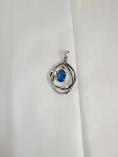 シルバー ペンダント 青いストーン