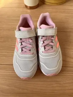 新品未使用、adidas キッズ スニーカー　17.5㎝