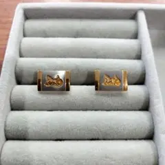 セリーヌ　クラシックな金色カフリンクスのサムネイル