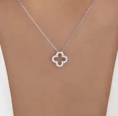 クローバーネックレス