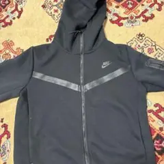 Nike テックフリース　黒