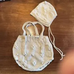 ニット帽とロンパース のセット