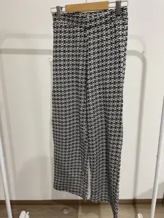 【ZARA 幾何学模様 ワイドパンツ ブラック・ホワイト】