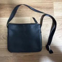黒レザーショルダーバッグ