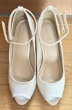 grove グローブ パンプス アンクルストラップ アイボリー 23.0cmのサムネイル