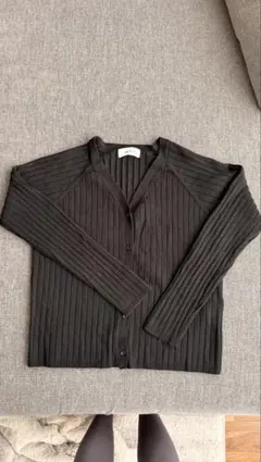 Mila owen 黒 Vネック 長袖カーディガン
