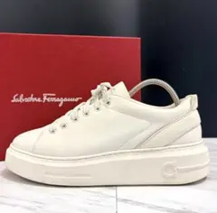 箱付● フェラガモ ローカット スニーカー ガンチーニ ホワイト 24.5相当 2026年最新】Salvatore Ferragamo カラー：ホワイト系 レディース