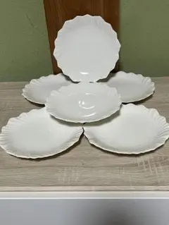 花びらフリルの様な皿 6枚セット　箱無し　お値引き無し
