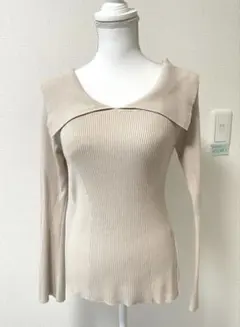 リリーブラウン 襟付きニット