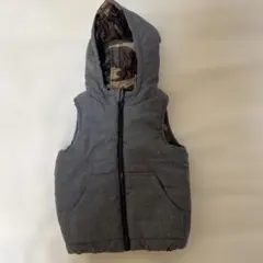 グレー・迷彩柄 リバーシブルフード付きダウンベスト