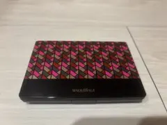 MAQuillAGE ファンデーションケース