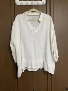 SEASON REASON しまむら ホワイト Vネック 五分袖シャツ